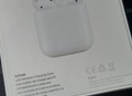 Фотография: новые беспроводные наушники AirPods
